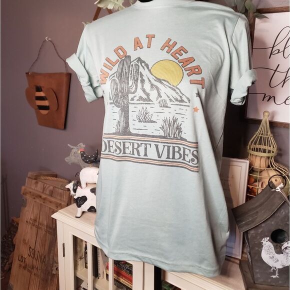 Desert Vibes and Wild at Heart Top Size Small - Picture 3 of 3